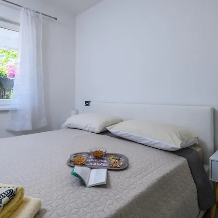2 Bedroom Beautiful In شقة *