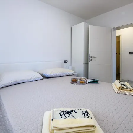 2 Bedroom Beautiful In شقة *