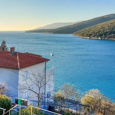 2 Bedroom Beautiful In شقة غاباس